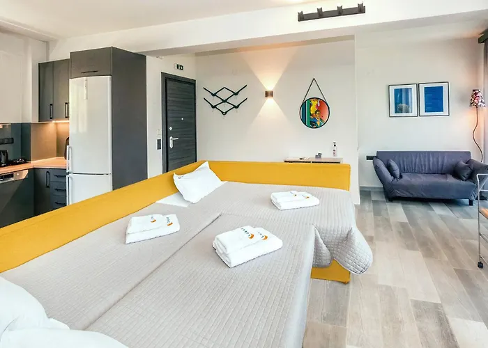 Lunar 4*