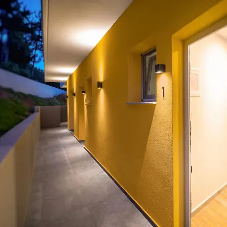 Aparthotel Lunar 4*