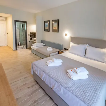Lunar Aparthotel