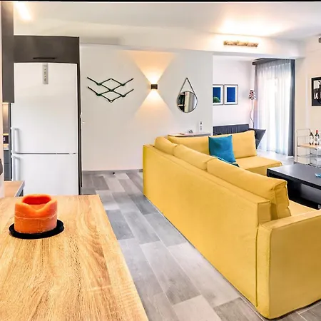 Aparthotel Lunar