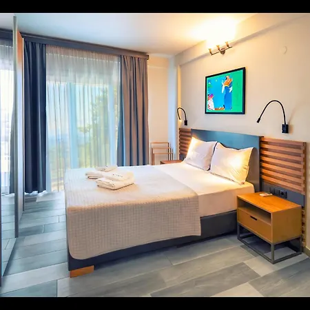 Apartahotel Lunar 4*